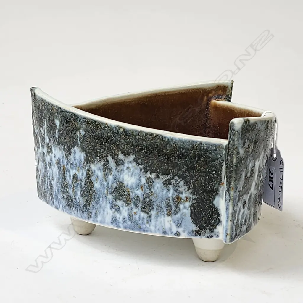 JAPANESE MODERNIST IKEBANA VASE FROM YAMASAN POTTERIES 1960’S Image 1++