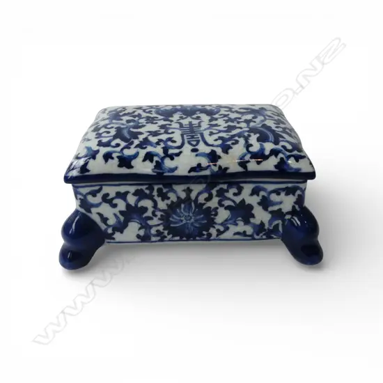 CHINESE B/W FOOTED CONTAINER W.160mm