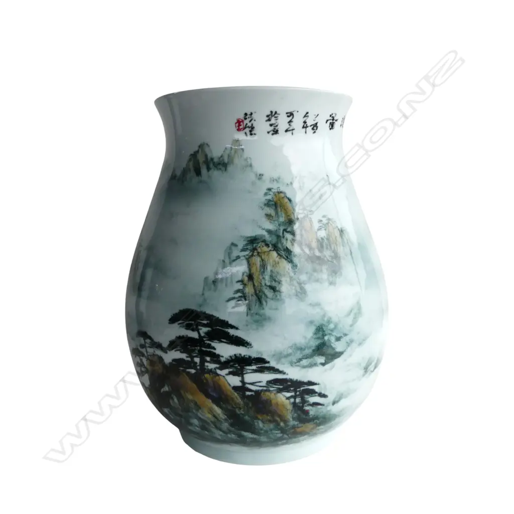 MODERN VERY LGE CHINESE PORCELAIN FINELY PAINTED OVOID JINGEZHEN CERAMICS' VASE EXTENSIVE MOUNTAINOUS LANDSCAPE H.455mm Image 1++