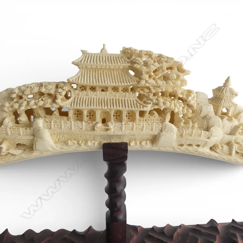 CHINESE RESIN HORN W.680mm faults in display case760x140x300mm Image 1++