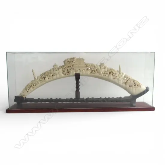 CHINESE RESIN HORN W.680mm faults in display case760x140x300mm