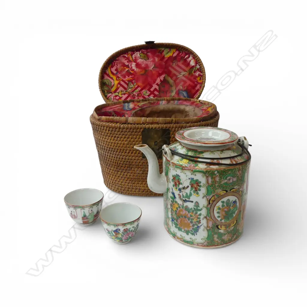 CHINESE FAMILLE ROSE TEAPOT (FAULTS) + 2 CUPS IN BASKET Image 1++