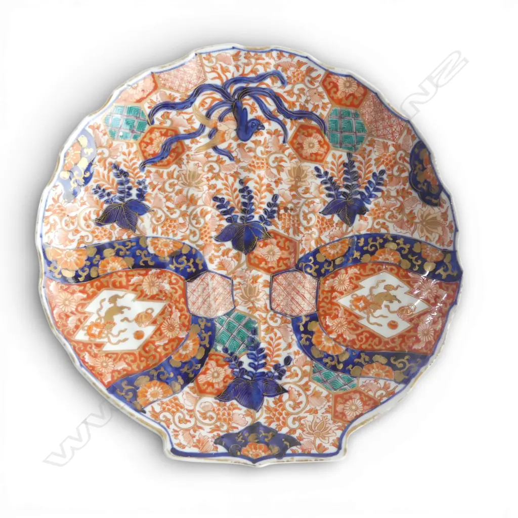 JAPANESE MEIJI PERIOD (1890) IMARI SCALLOP FORM DISH wall hanging. Dia.300mm Image 1++