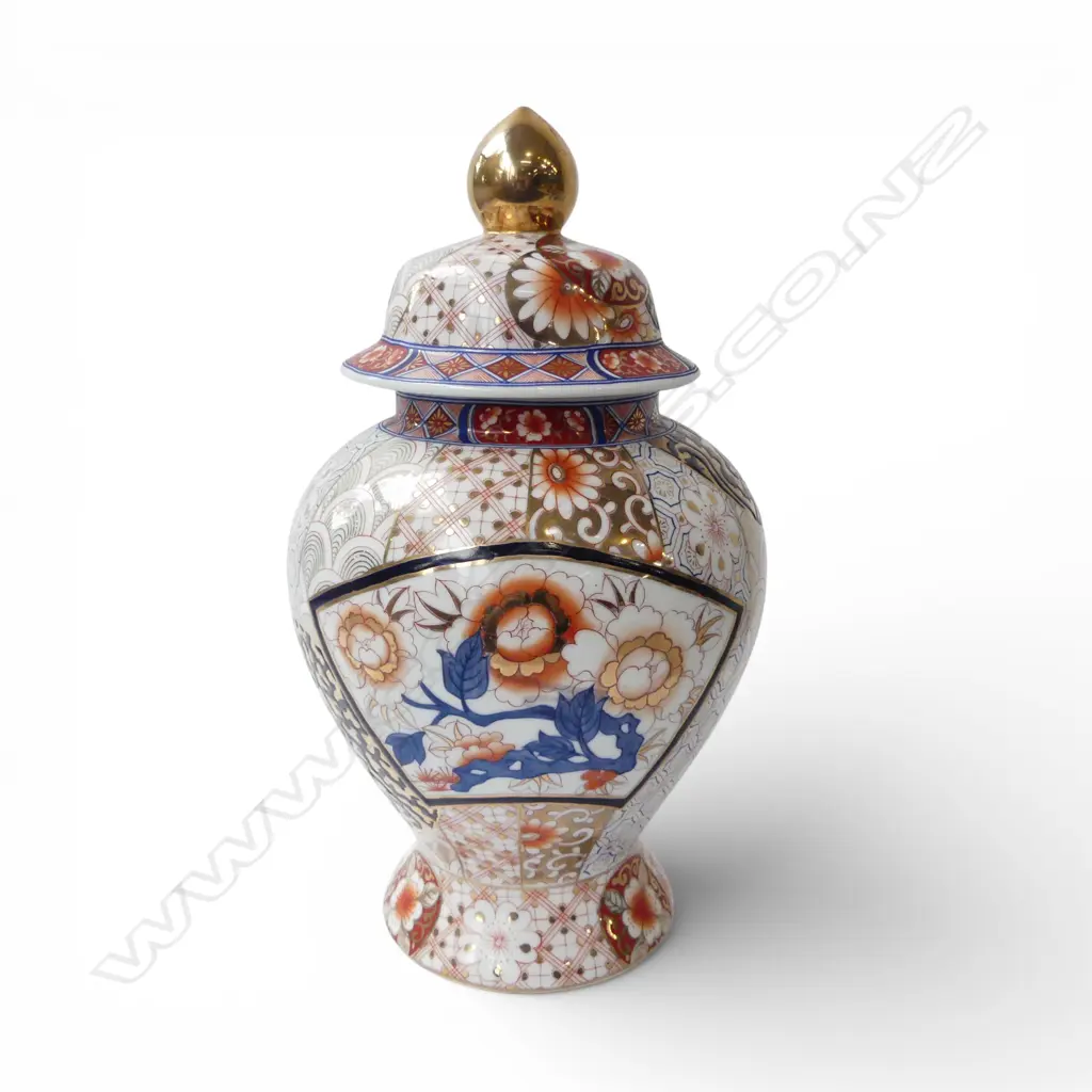ORIENTAL LIDDED VASE H.370mm Image 1++