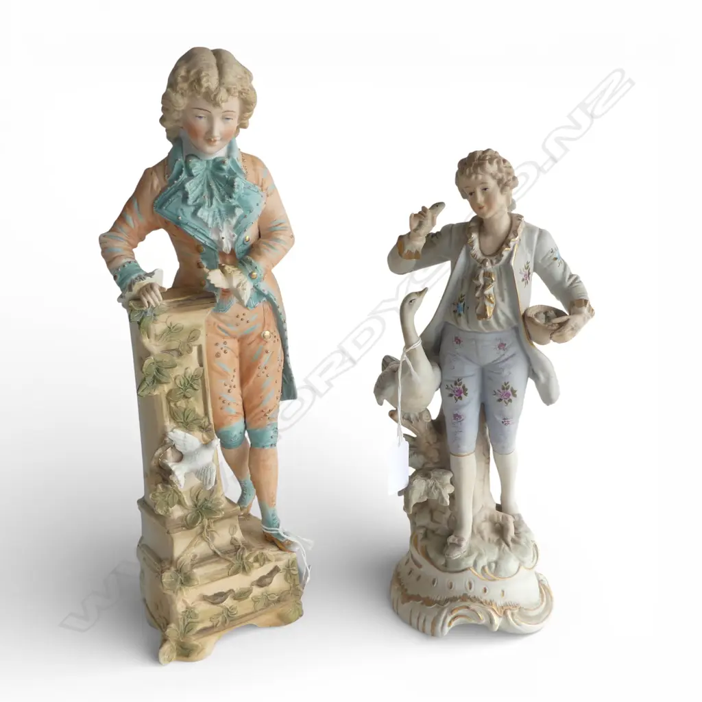 2 VINTAGE BISCE FIGURES H360 TALLEST Image 1++