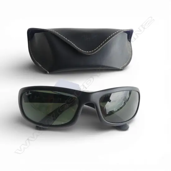 PR VINTAGE RAY BAN SUNGLASSES RB4026, IN CASE