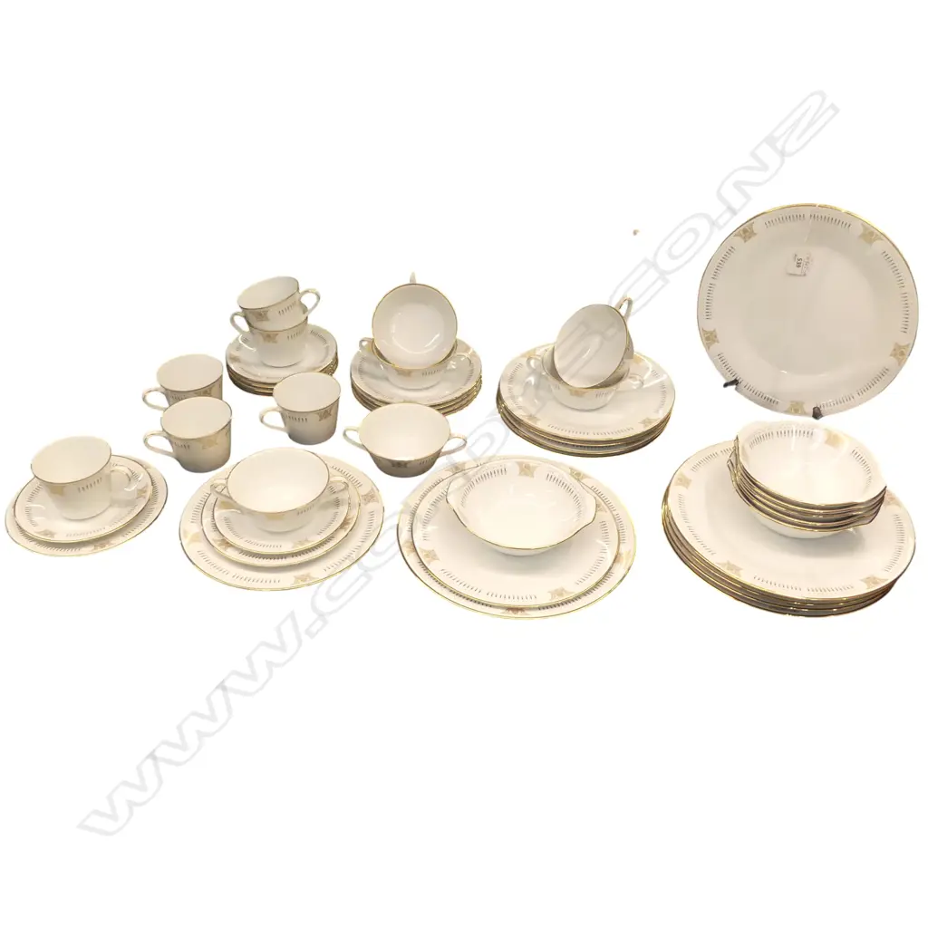 NORITAKE DINNER SERVICE, 'BLAKLEY' PAT, 8 PLACE SETTING Image 1++