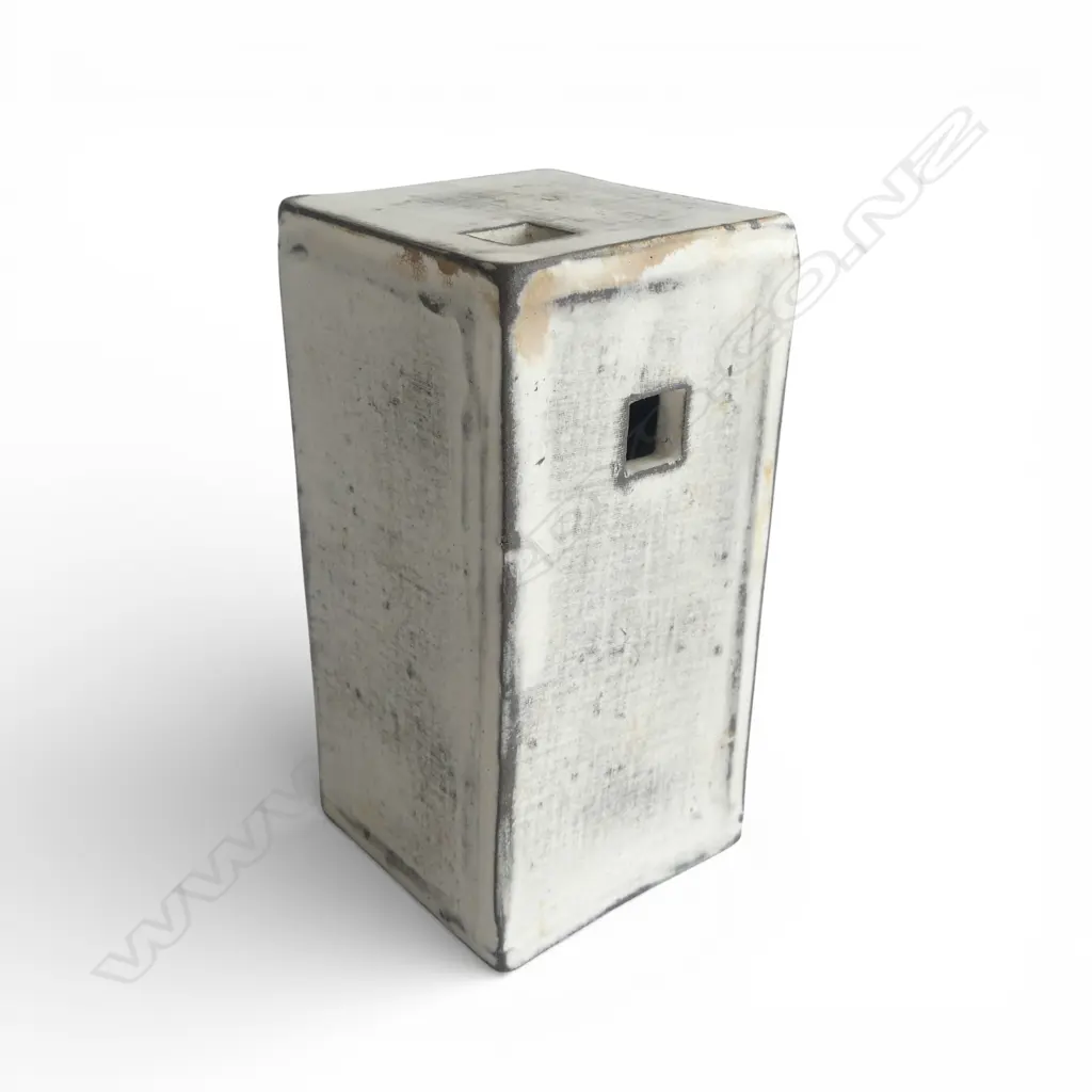 JAPANESE MID-CENTURY BRUTALIST VASE, H.120mm, mark stamped to base Image 1++