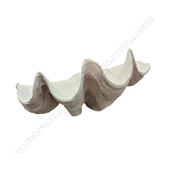 RESIN CLAM SHELL BOWL WITHRUSTIC NATURAL FINISH 400x270x170mm