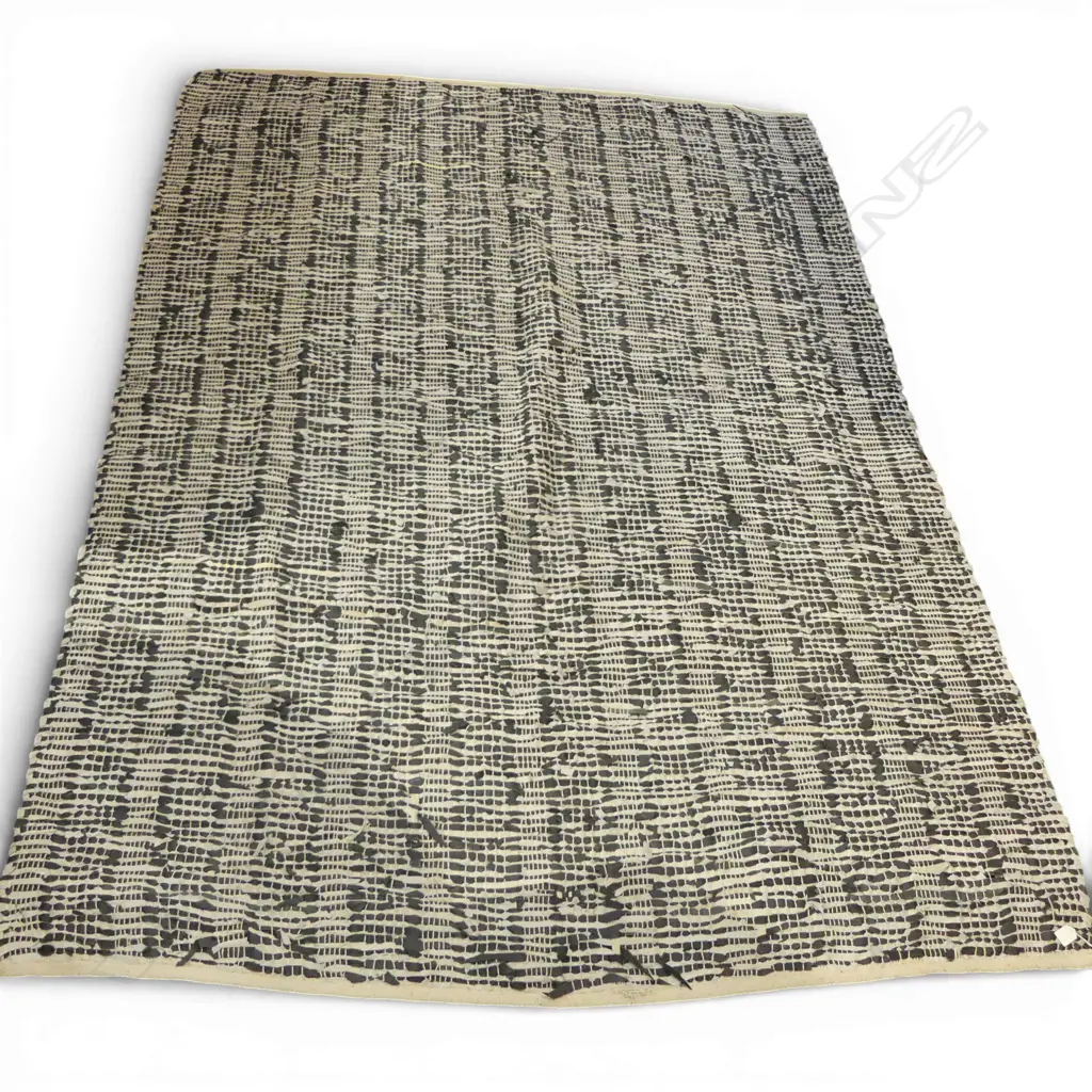 WOVEN LEATHER RUG 2400x1740mm Image 1++