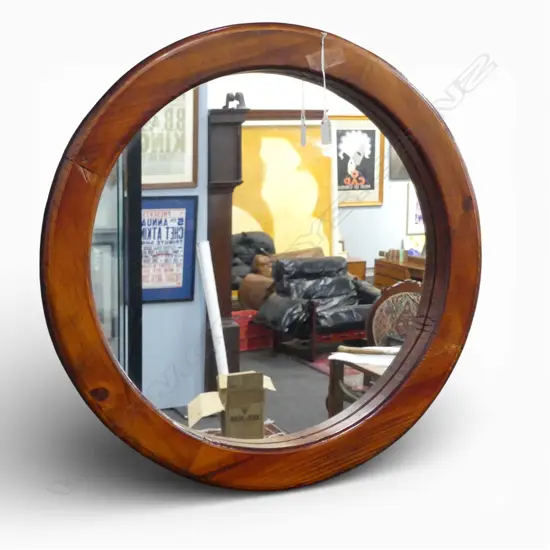 MIRROR, WOODEN FRAME 600mm dia