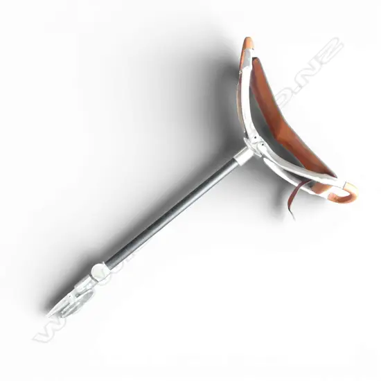 MODERN LEATHER & ALUMINIUM ADJUSTABLE SHOOTING STICK / SEAT