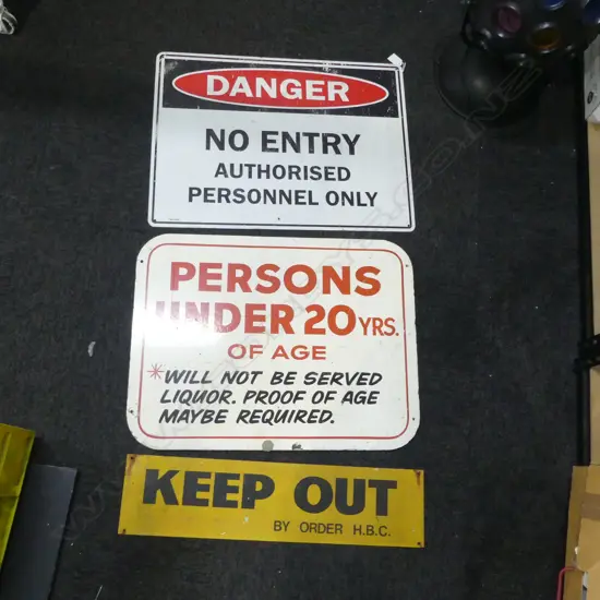 3 INDUSTRIAL SIGNS 450x600mm