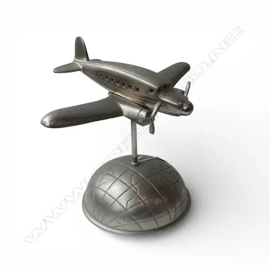 MODEL AIRCRAFT ON STAND H.250mm