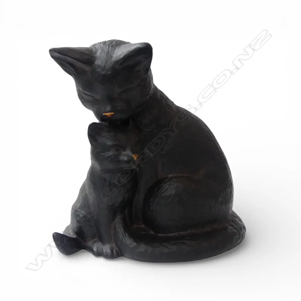 BLACK CERAMIC CAT & KITTEN ORNAMENT hH.250mm Image 1++
