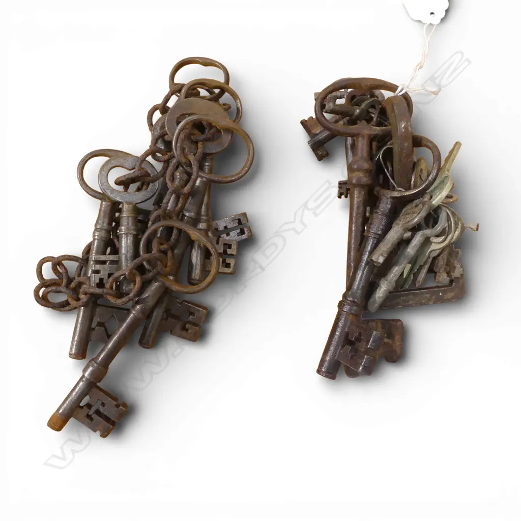 ASST. VINTAGE KEYS Image 1++