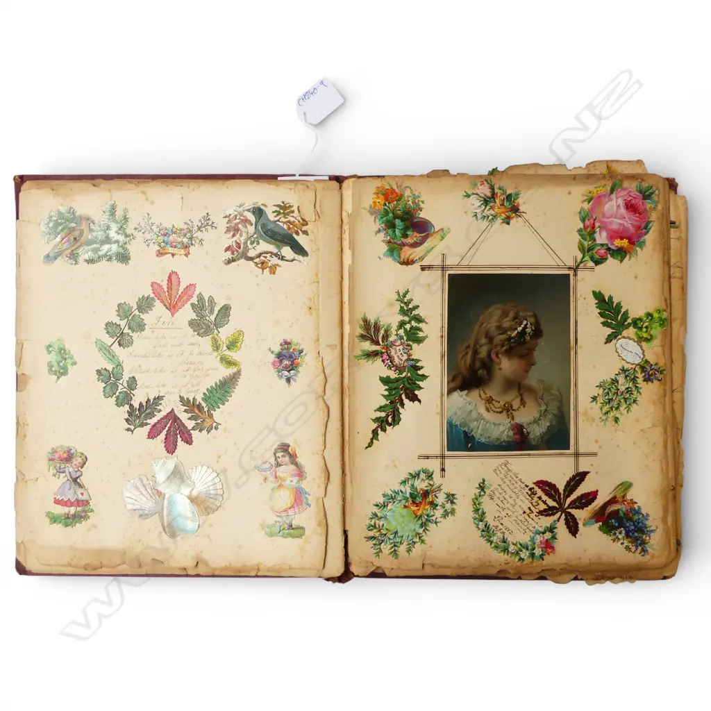 ANTIQUE SCRAP ALBUM  Image 1++