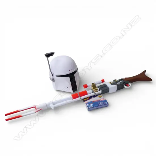  STAR WARS MANDOLORIAN HELMET + NERF MANDOLORIAN RIFLE