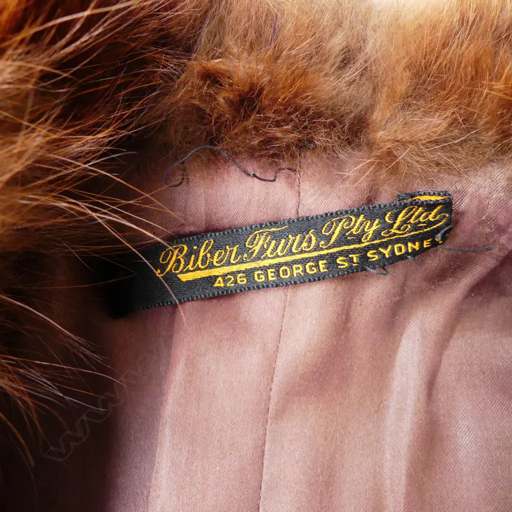VINTAGE FUR COAT Image 1++