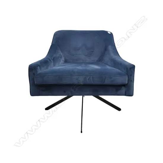 BLUE VELVET ACCENT CHAIR WITH A SWIVEL BASE 800 x 750 x750 mm (H x W x L)