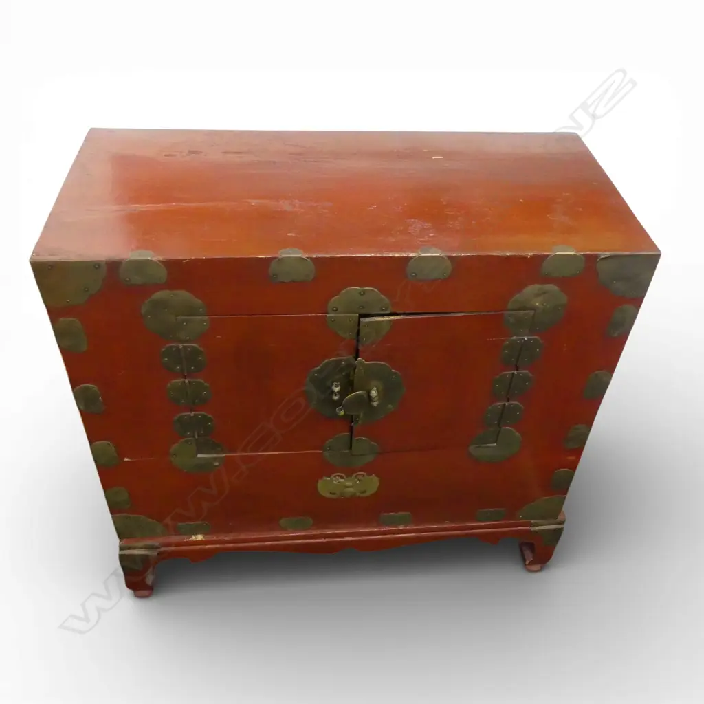 PR ORIENTAL RED LACQUER BEDSIDE CABINETS ON STANDS 710x335x660mm Image 1++