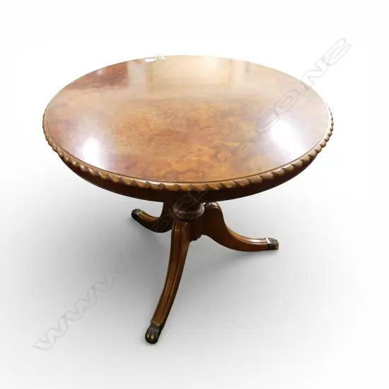 REGENCY STYLE PEDESTAL TABLE H.705mm, 850mm dia