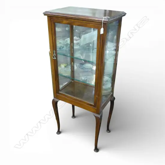 GLAZED DISPLAY CABINET w. two glass shelves 505x345x1220mm