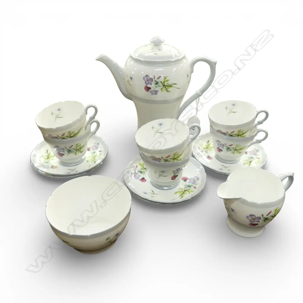 SHELLEY FLOWER PAT. 6 PLACE TEA SERVICE  Image 1++