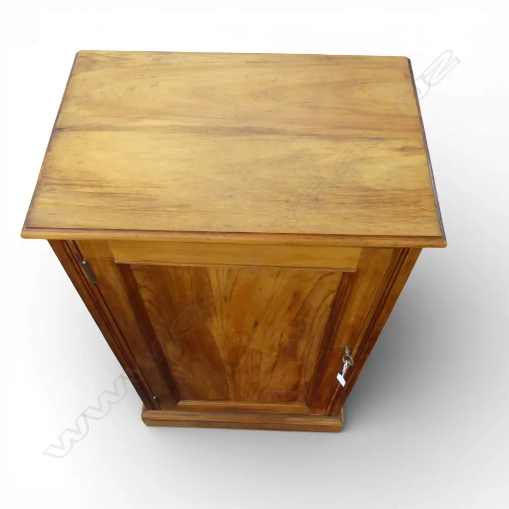 WOODEN WINE CABINET 590x385x1065mm Image 1++