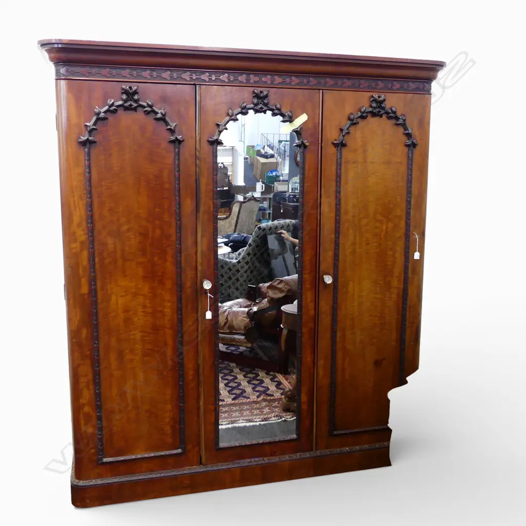 LARGE 3 DOOR WARDROBE with internal drawers, central door mirrored 1600x620x2090mm Image 1++