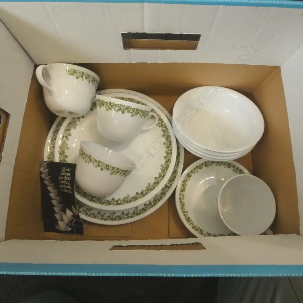 CORELLE 'SPRING BLOSSOM' PART DINNER SET Image 1++