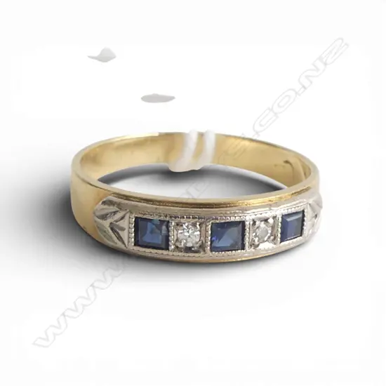 18ct GOLD 3 SAPPHIRE & DIAMOND BAND RING 3.38gms SIZE Q
