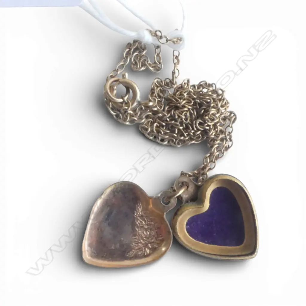9CT HEART LOCKET ON GP CHAIN 3.6gms Image 1++