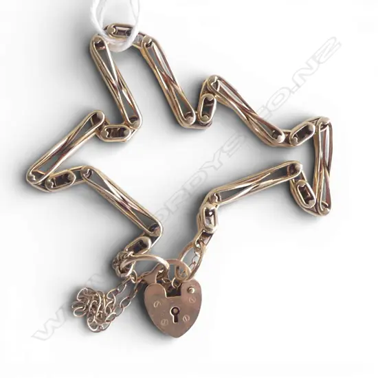 9ct YELLOW GOLD GATE LINK BRACELET w heart padlock clasp 9.65gms