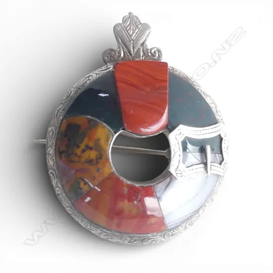 c1900 SILVER & PANELLED AGATE SCOTTISH BROOCH circular belt & buckle form
