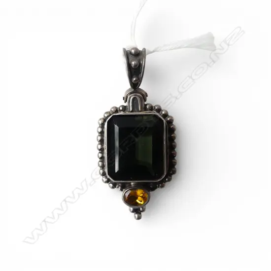STG SILVER GEM SET PENDANT