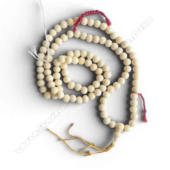 OLD STRAND OF UNIFORM IVORY BEADS L.800mm