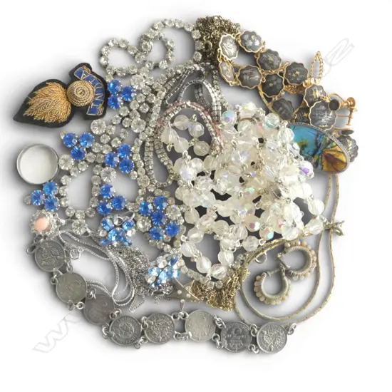 BOX VINTAGE COSTUME & SILVER JEWELLERY: coin bracelet + necklaces + Japanese Damascene suite etc 