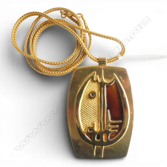 RETRO GILDED & ENAMELLED LGE PICASSO TYPE PENDANT on chain