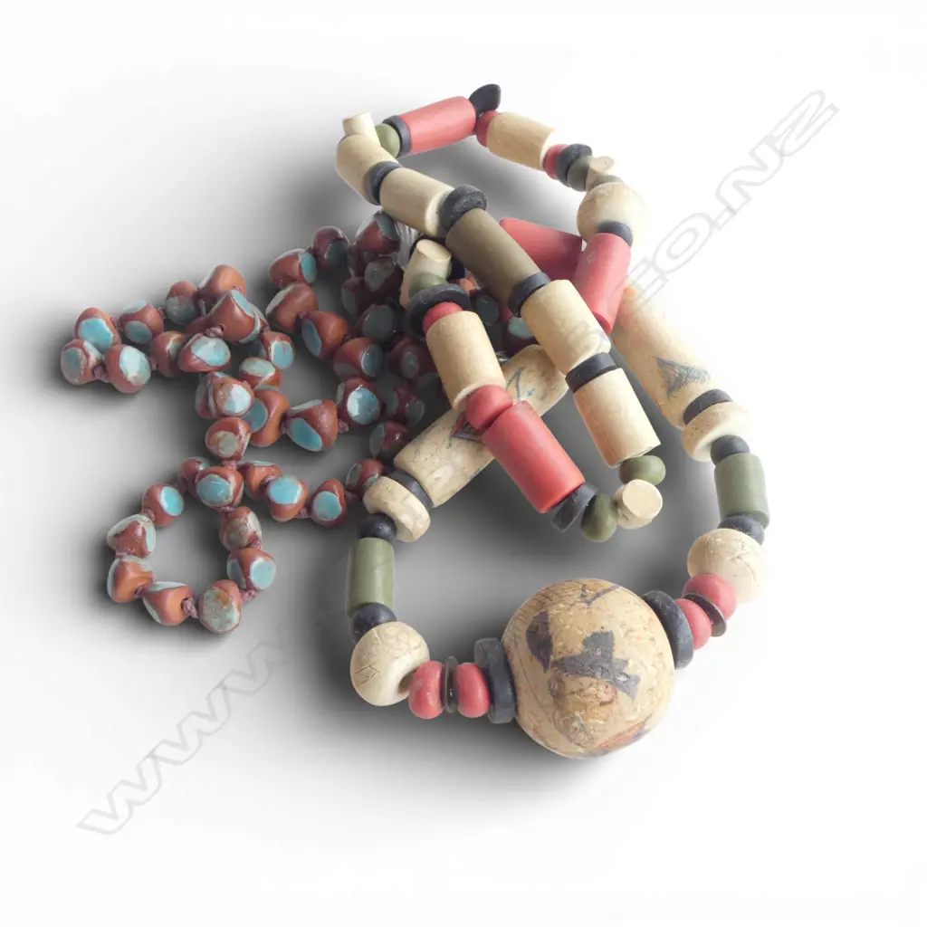 2 BEAD NECKLACES Image 1++