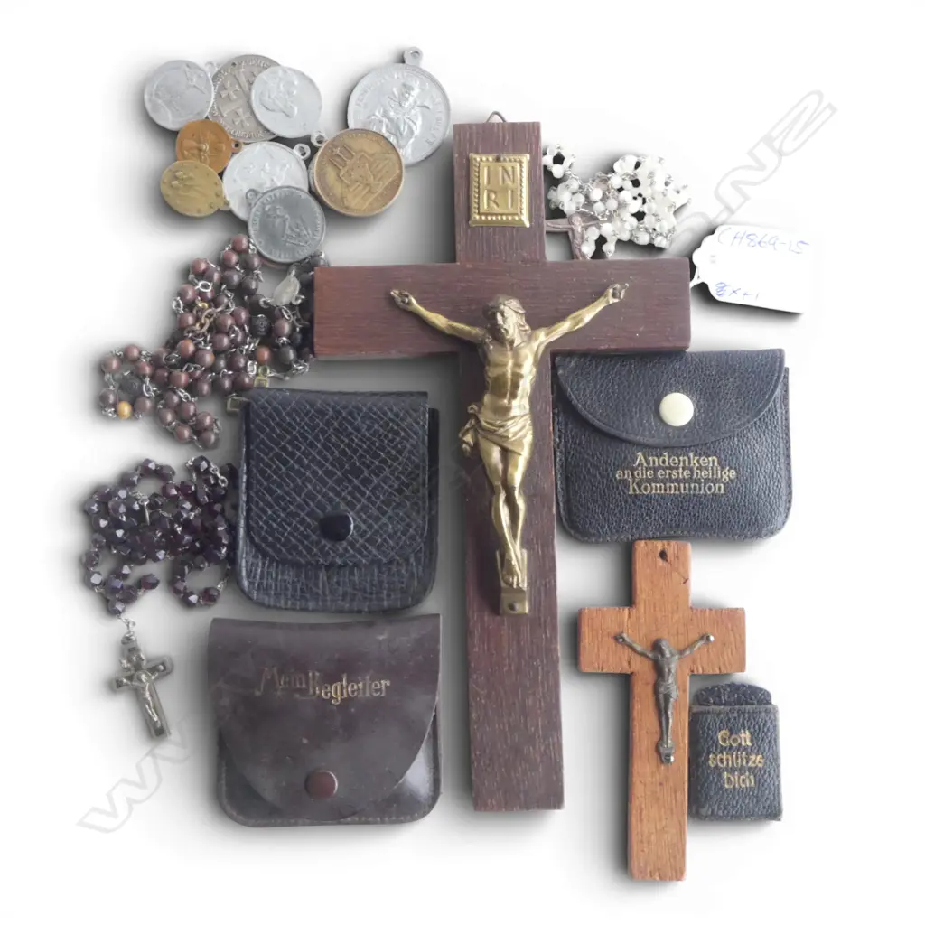 ASST. CHRISTIAN OBJECTS; WALL CROSS, ROSARY BEADS, etc Image 1++