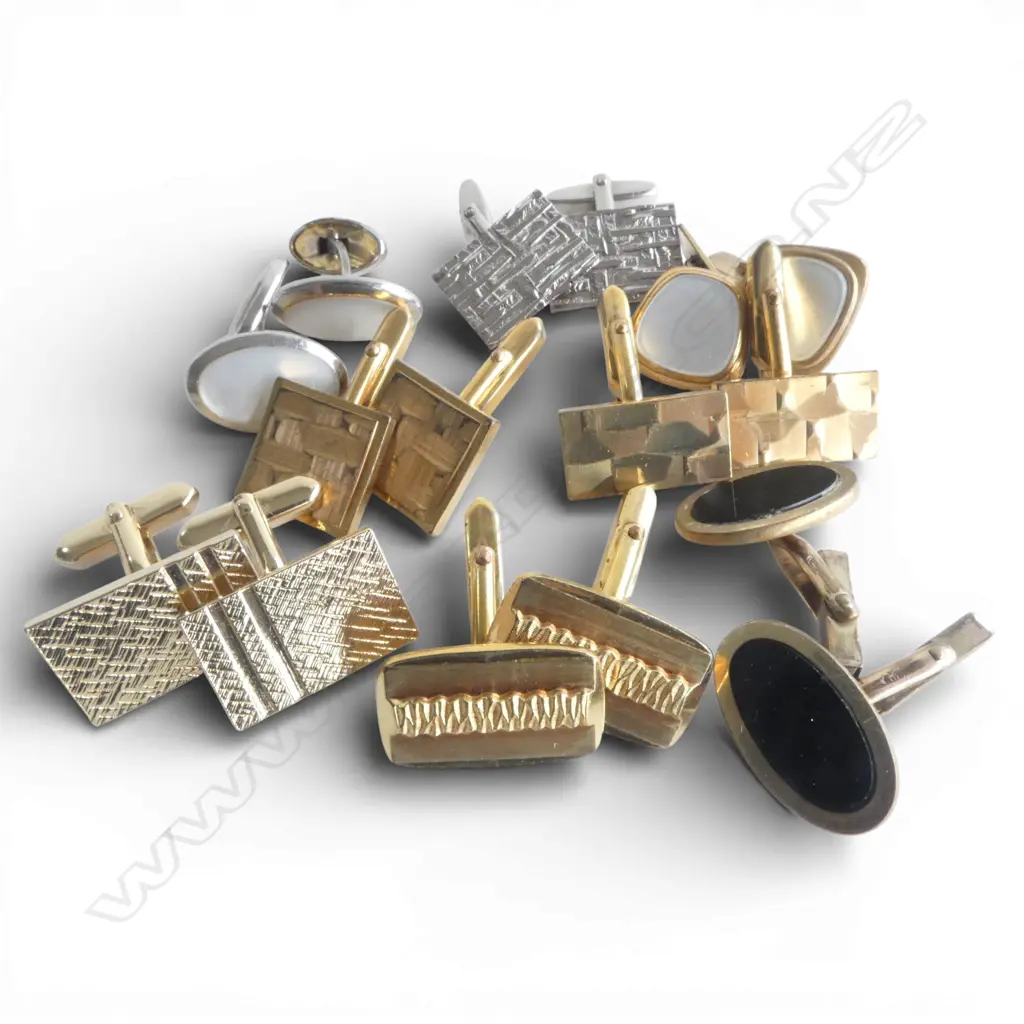 ASST. VINTAGE CUFF LINKS Image 1++