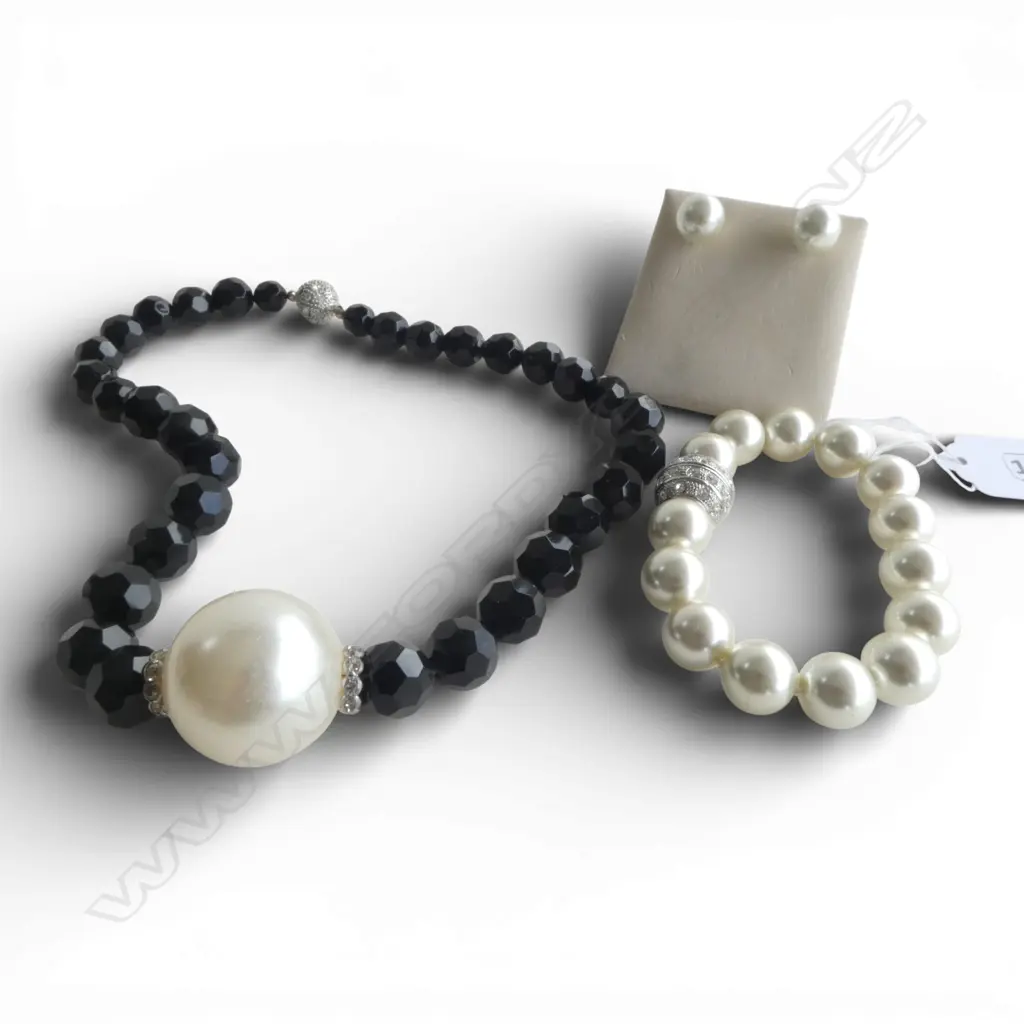 FAUX PEARL/ BLACK GLASS JET with DESIGNER  FAUX PEARL BRACELET EARRINGS SET Image 1++