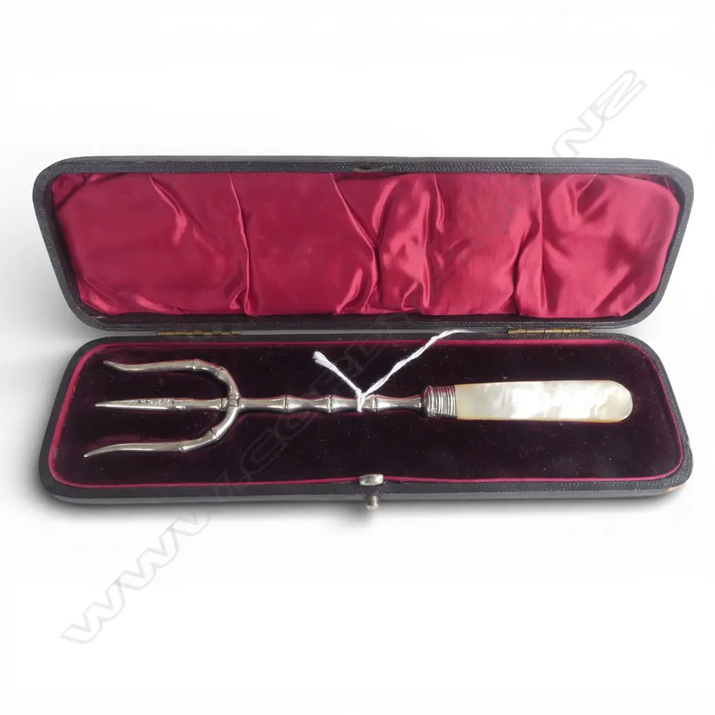 STG SILVER BREAD FORK mop handle, SHEFFIELD 1896, in box, 67gms TW Image 1++