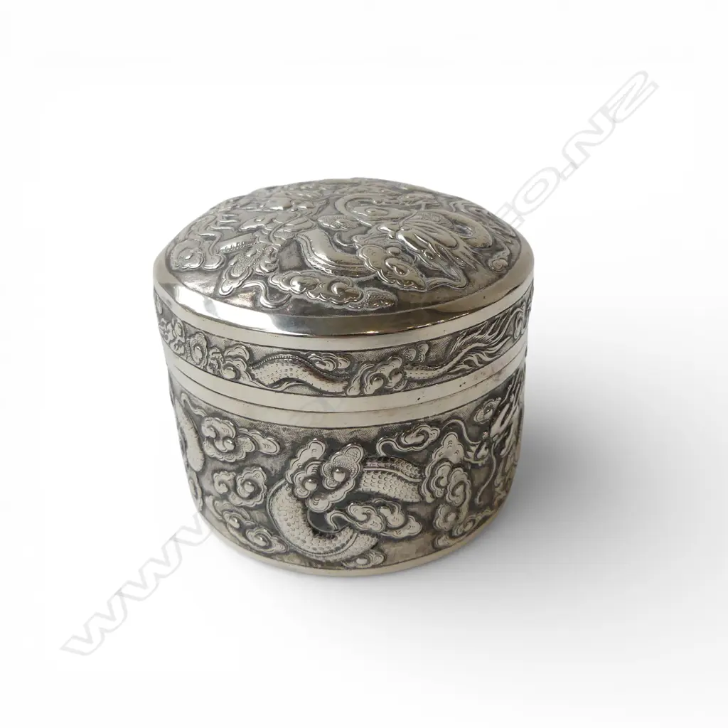 CHINESE SILVER LIDDED CONTAINER H.65mm, 75mm dia 151gms FAULT TO LID Image 1++