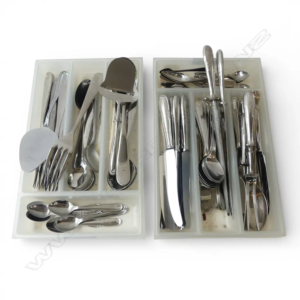 2 TRAYS EP CUTLERY Image 1++