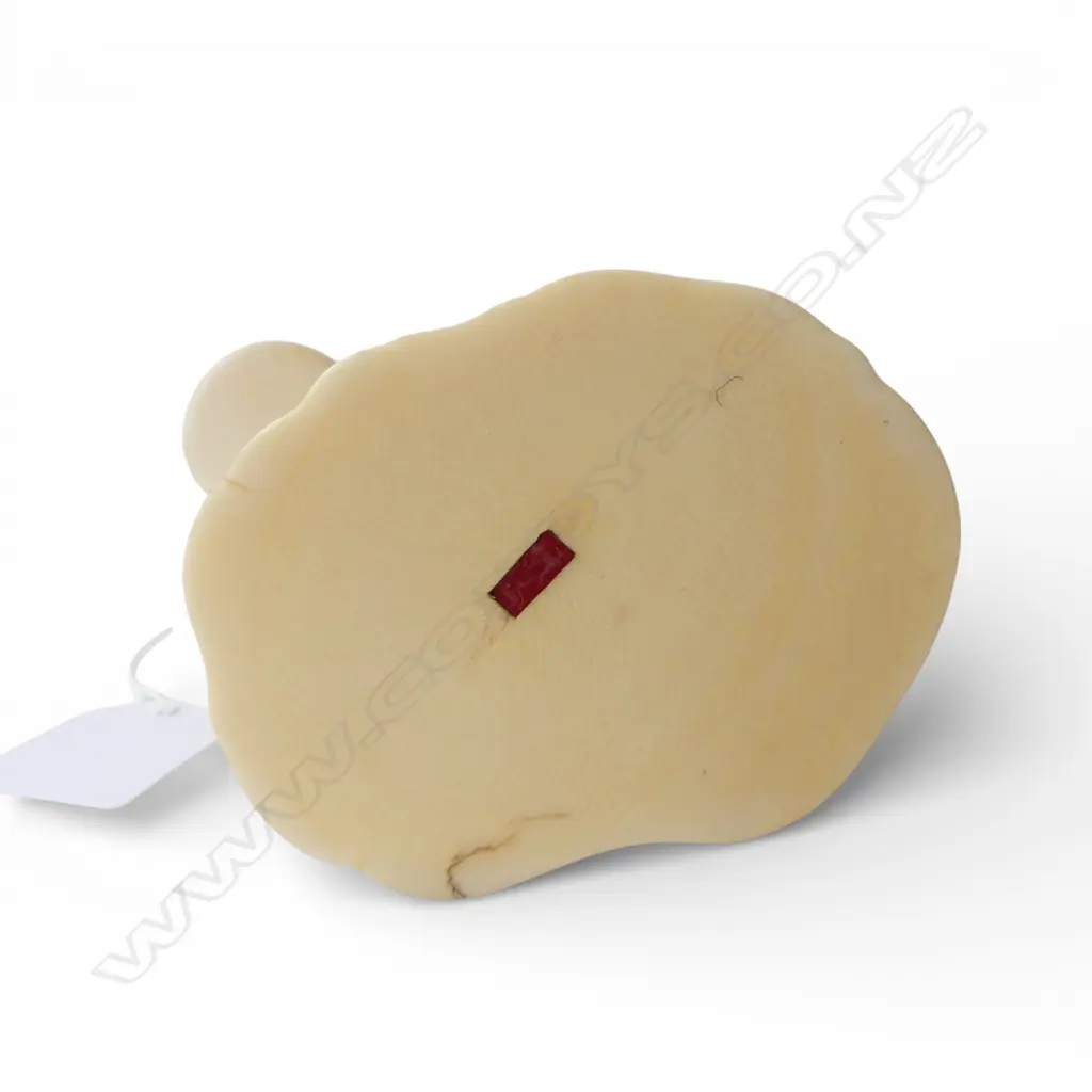 CARVED IVORY JAPANESE FIGURE GROUP childs hand missing, base signed H.180mm Image 1++