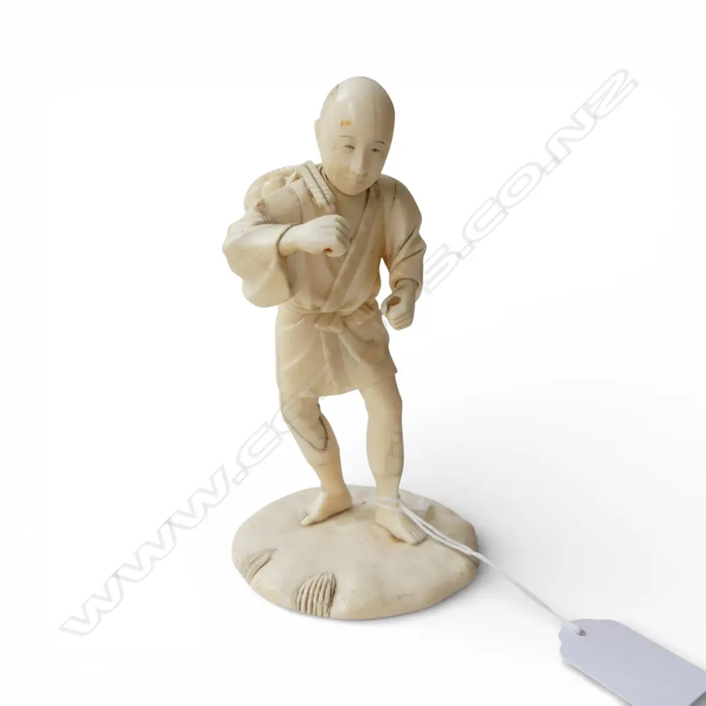 CARVED IVORY JAPANESE FIGURE faults, base signed H.145mm Image 1++