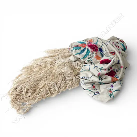 VINTAGE SHAWL 