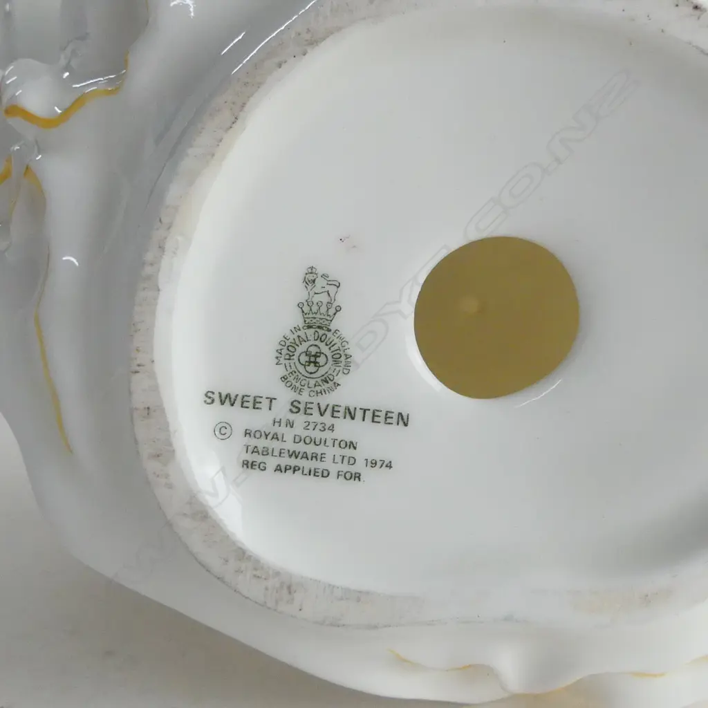 2 ROYAL DOULTON FIGURES 'SWEET SEVENTEEN' & 'HILARY' H.190mm Image 1++